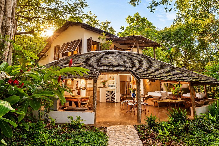Bah078 - 4-Bedroom Villa with Private Pool in Trancoso’s Qua