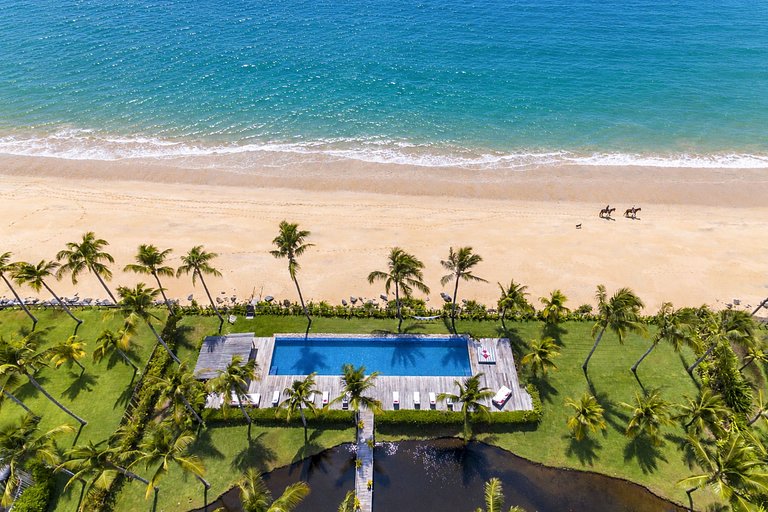 Bah002 - Luxury 6-Bedroom Beachfront Villa in Trancoso
