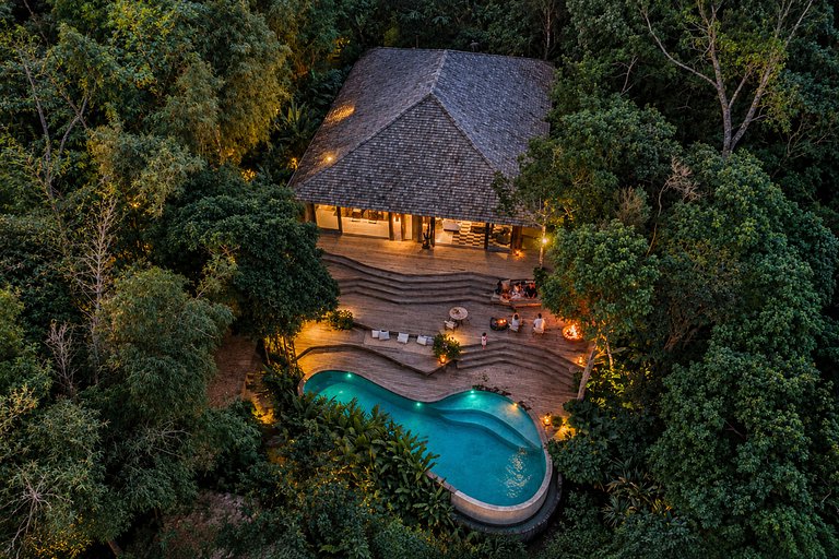 Bah052 - Luxury 5-Bedroom Villa with Ocean Views near Tranco