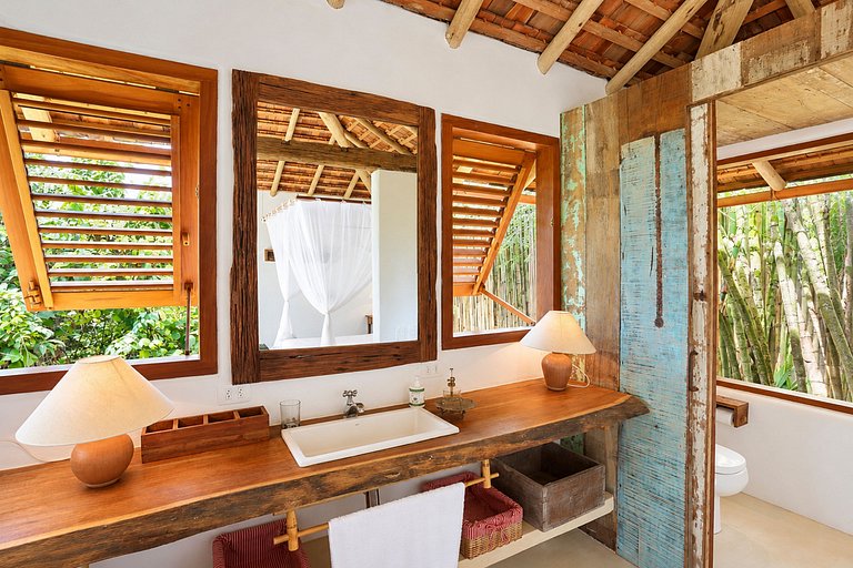 Bah052 - Luxury 5-Bedroom Villa with Ocean Views near Tranco