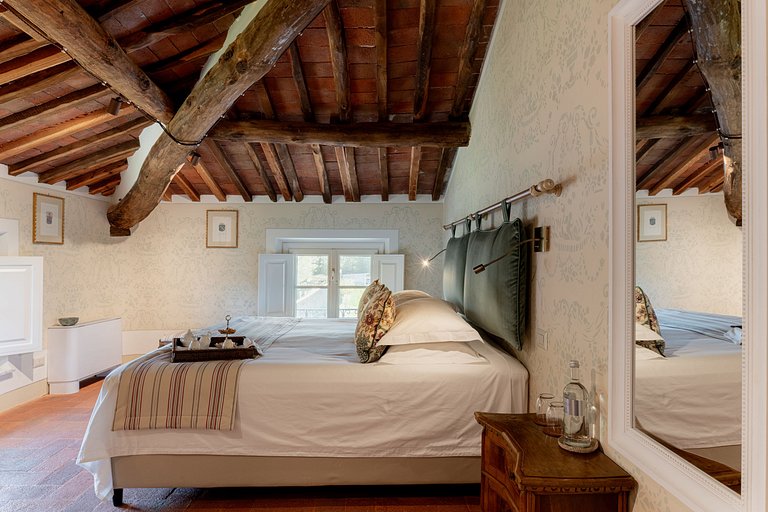Tus007 - Historic 9-Bedroom Villa with Spa near Lucca, Tusca