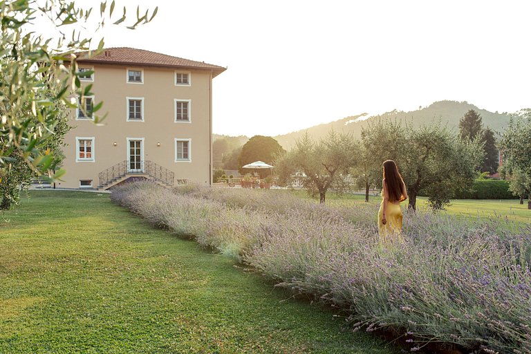 Tus022 - 18th-Century Tuscan Estate with 6 Suites near Lucca