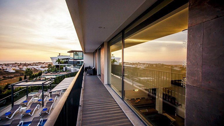 Alg008 - Villa Overlooking the Ocean, Algarve