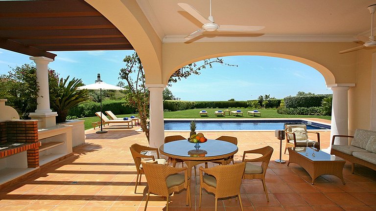 Alg027 - Villa with private pool at prestigious Resort