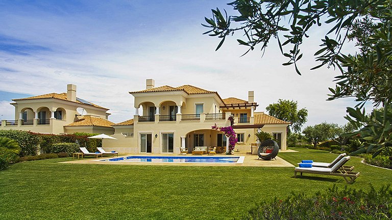 Alg027 - Villa with private pool at prestigious Resort