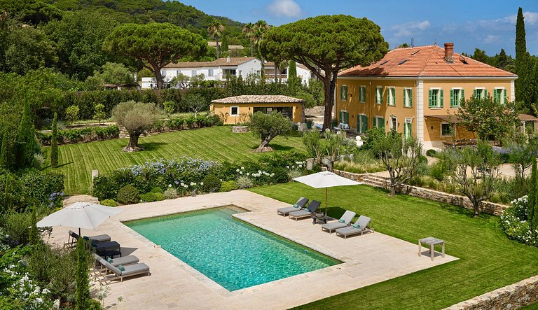 Azu002 - A 19th century villa next to Saint-Tropez