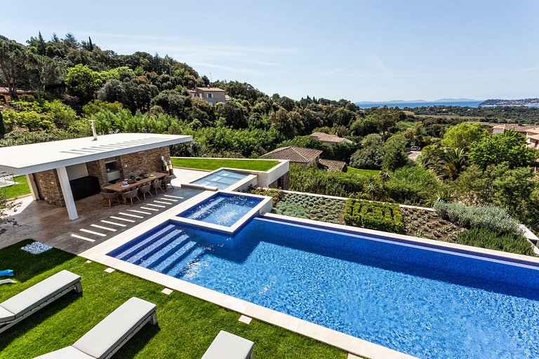 Azu008 - Elegant Luxurious Villa on the French Riviera