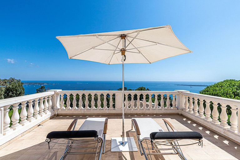 Azu132 - Exceptional Villa for Rent in Cannes