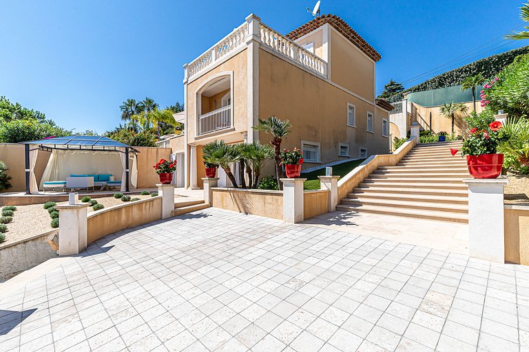 Azu132 - Exceptional Villa for Rent in Cannes