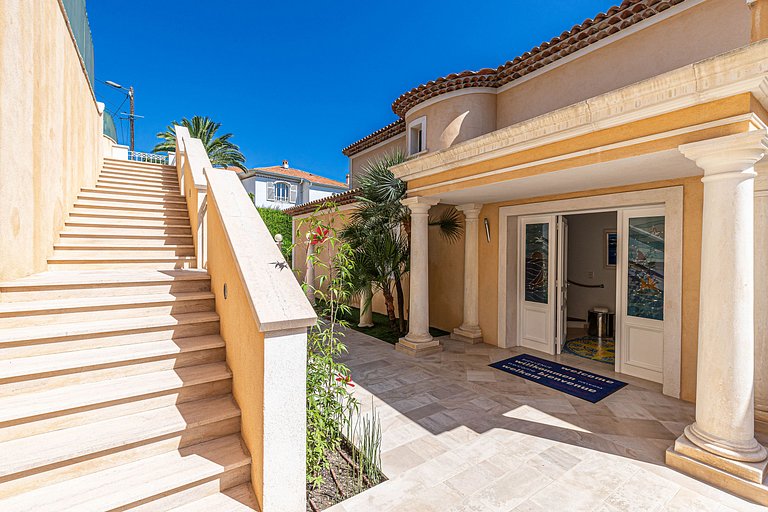 Azu132 - Exceptional Villa for Rent in Cannes