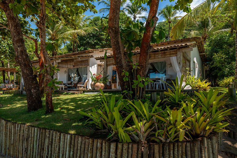 Bah235 - House on the sand at Praia do Espelho