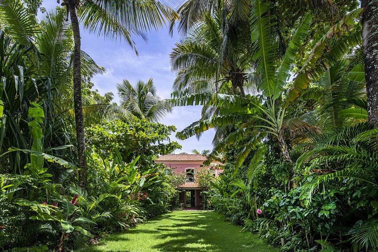 Bah308 - Colonial Mansion in Marau