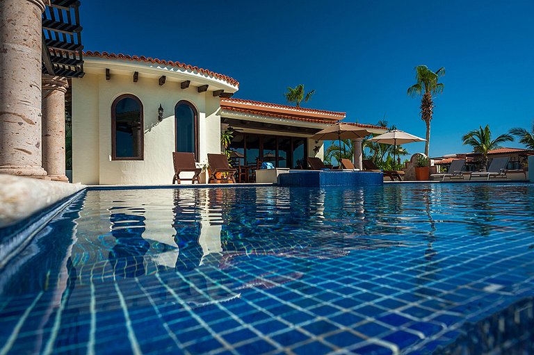 Cab005 - Beautiful Villa With Infinity Pool in Los Cabos