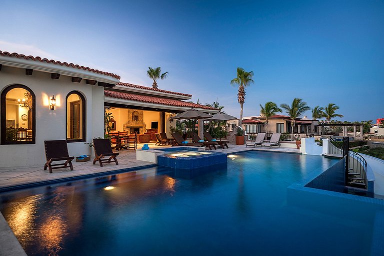 Cab005 - Beautiful Villa With Infinity Pool in Los Cabos