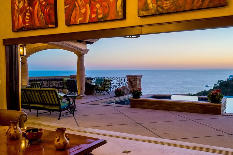 Cab015 - Spectacular 6 bedroom villa with pool in Los Cabos