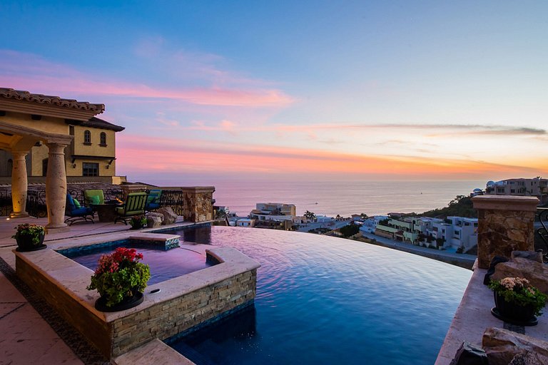 Cab015 - Spectacular 6 bedroom villa with pool in Los Cabos