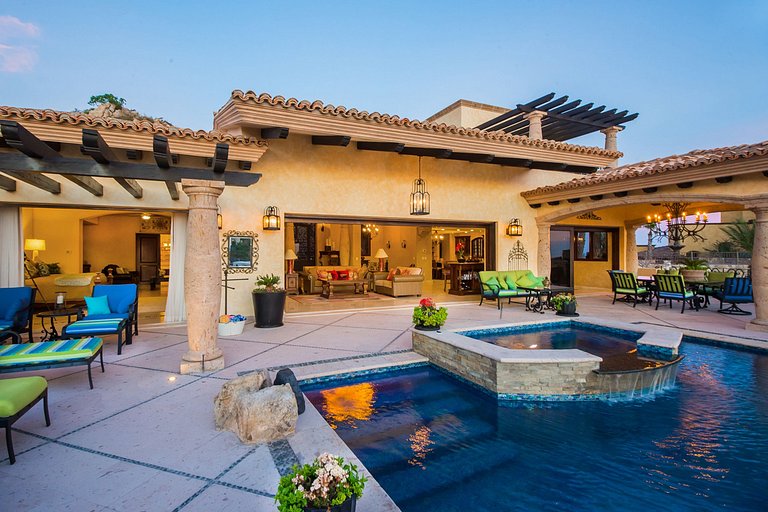 Cab015 - Spectacular 6 bedroom villa with pool in Los Cabos