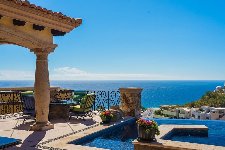 Cab015 - Spectacular 6 bedroom villa with pool in Los Cabos