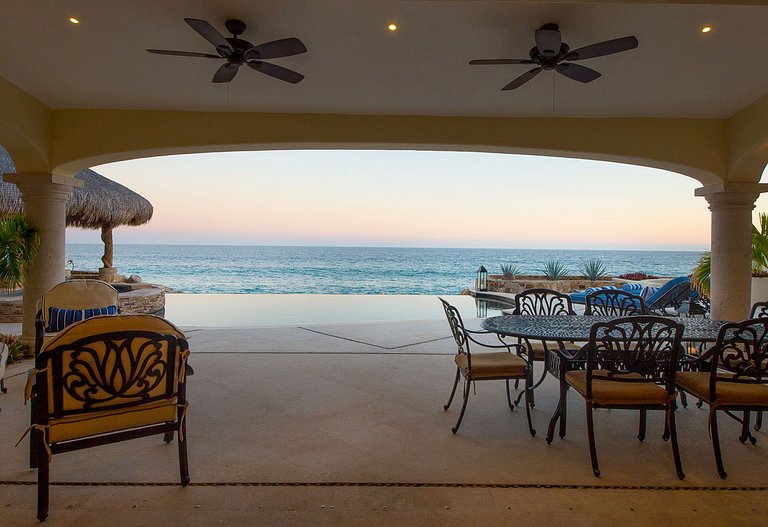 Cab024 - Luxurious seafront villa with pool in Los Cabos