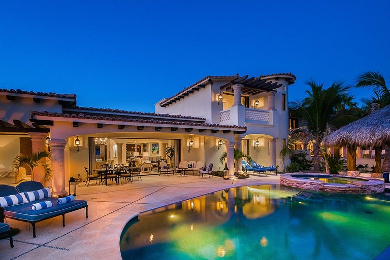 Cab024 - Luxurious seafront villa with pool in Los Cabos