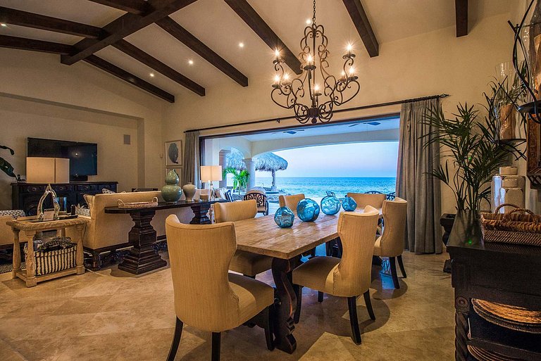 Cab024 - Luxurious seafront villa with pool in Los Cabos