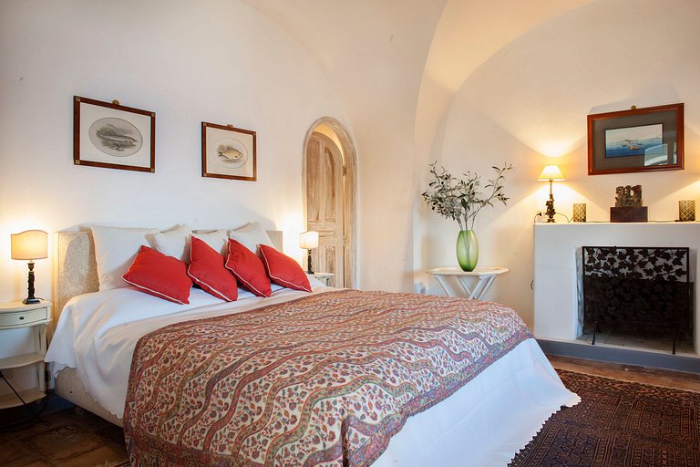 Cam005 - An exceptional villa on Capri Island