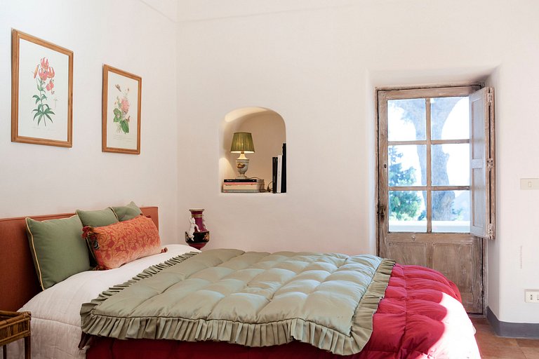 Cam005 - An exceptional villa on Capri Island