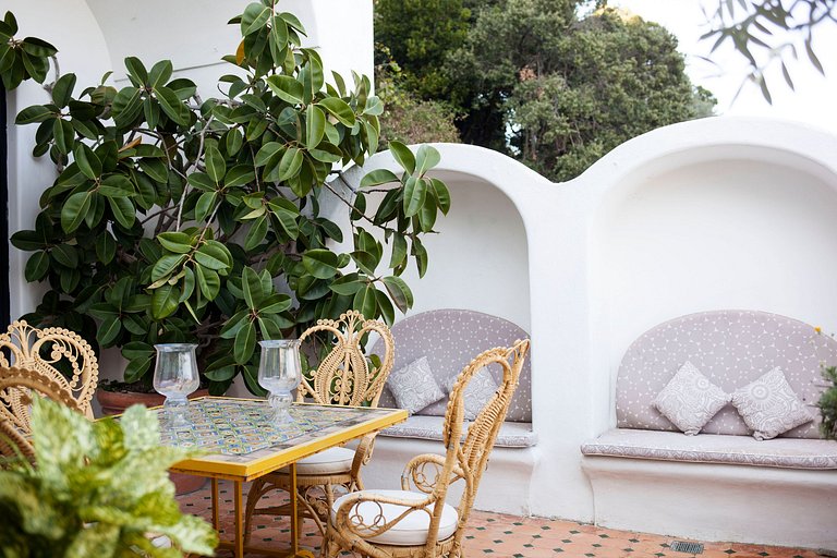 Cam005 - An exceptional villa on Capri Island