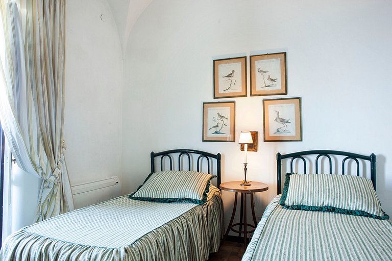 Cam005 - An exceptional villa on Capri Island