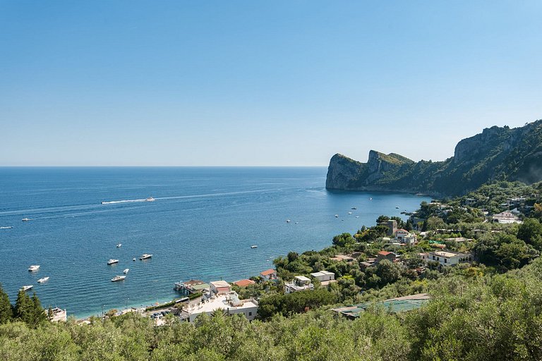 Cam009 - three-story villa on Sorrento Coast, Campania