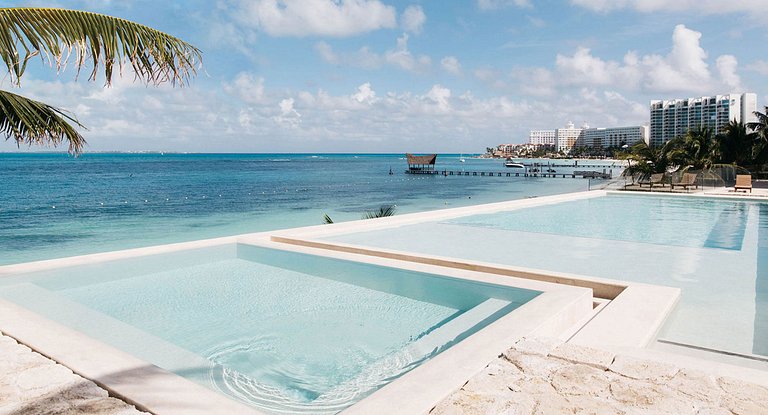 Can003 - Luxury beachfront villa in Cancún