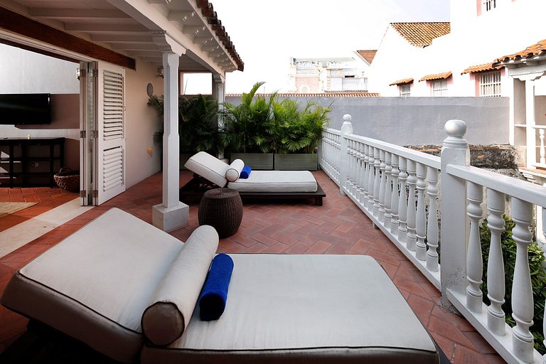 Car024 - Luxurious 6 bedroom villa with pool in Cartagena