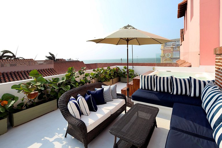 Car024 - Luxurious 6 bedroom villa with pool in Cartagena