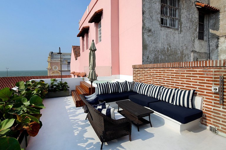 Car024 - Luxurious 6 bedroom villa with pool in Cartagena