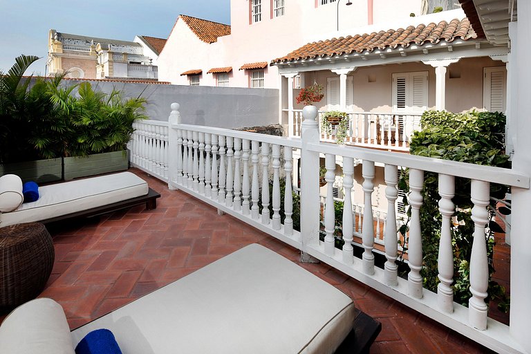 Car024 - Luxurious 6 bedroom villa with pool in Cartagena