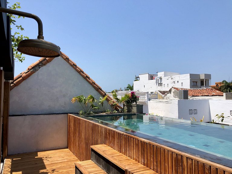 Car032 - Beautiful 5 bedroom house with a pool in Cartagena