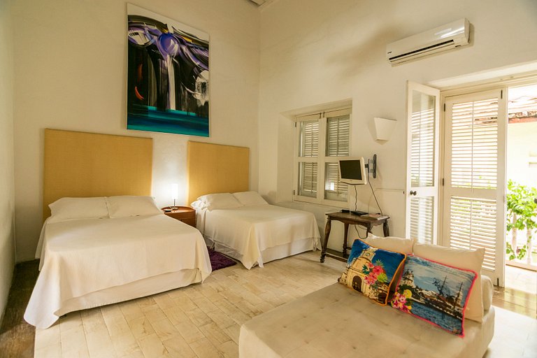 Car061 - Beautiful modernized classic villa in Cartagena