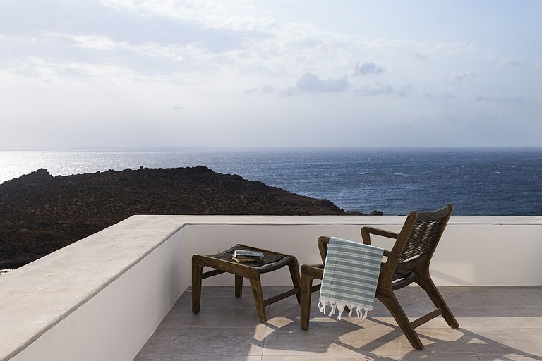 Cyc062 - Modern villa by Glyfadi Cove, Mykonos