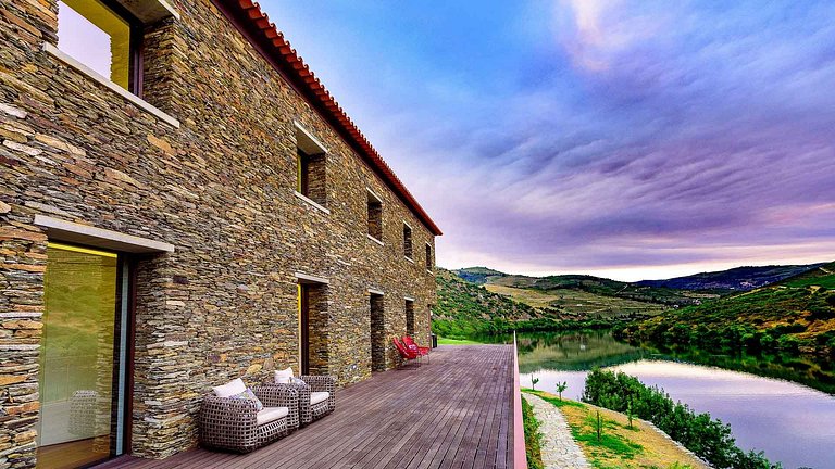 Dou010 - Exquisite Retreat on the Douro River