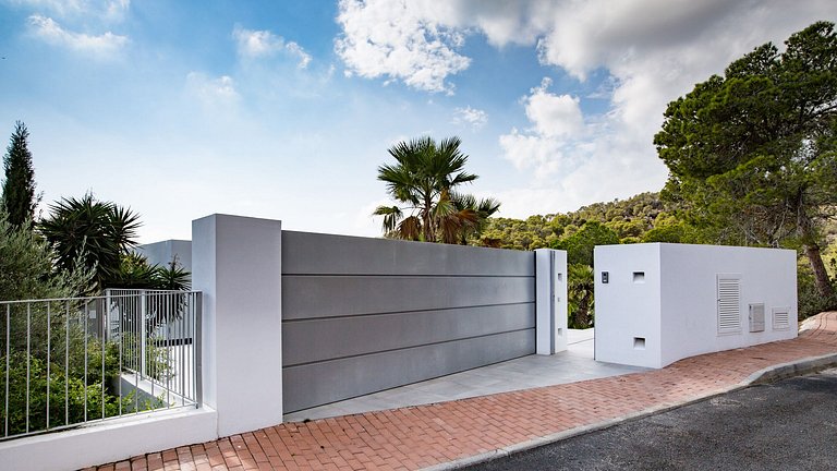 Ibi021 - Modern luxury villa with privacy, Ibiza