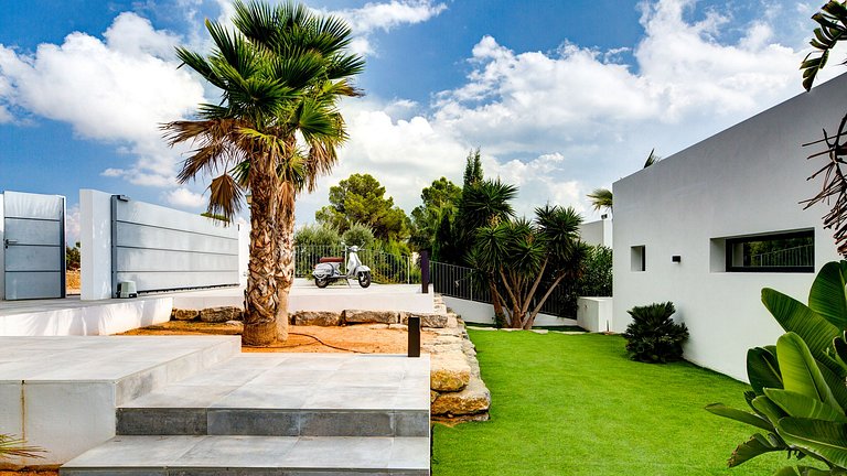 Ibi021 - Modern luxury villa with privacy, Ibiza