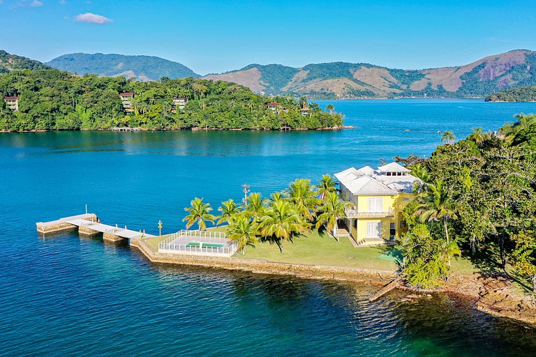 Luxury mansion, six suites, Cavaco Island, beach, Angra dos