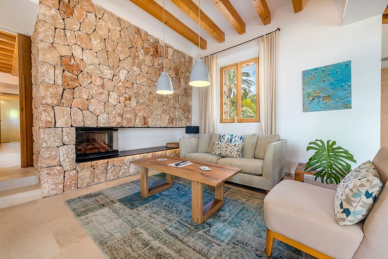 Mal003 - Property in Santa Maria, Mallorca