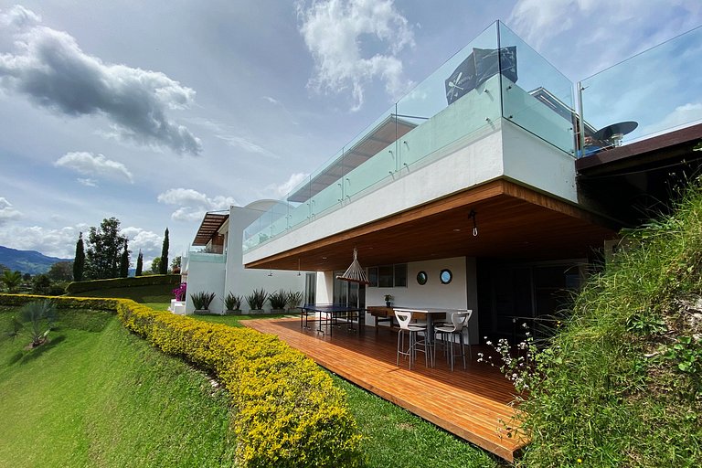 Med016 - Casa de lujo con vista al lago en Guatapé