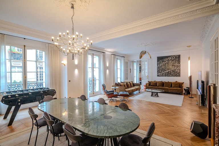 Par012 - Luxury 5 bedroom apartment in Paris 17