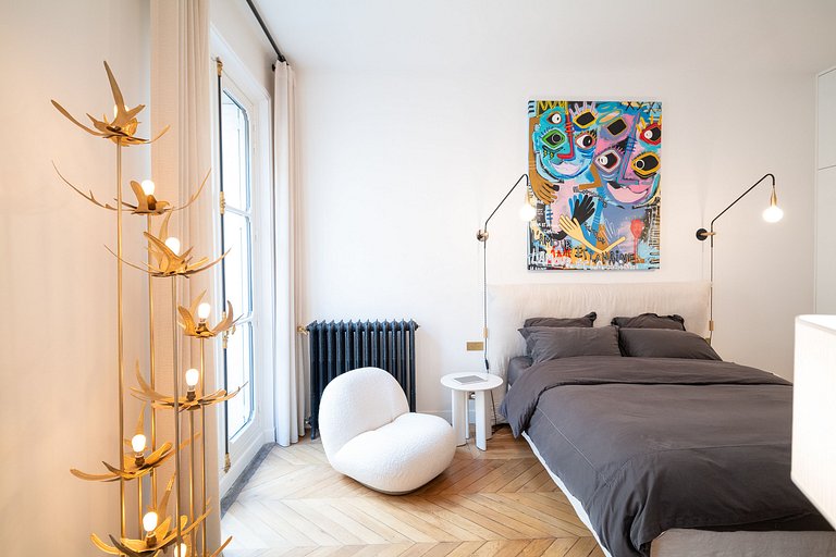 Par012 - Luxury 5 bedroom apartment in Paris 17