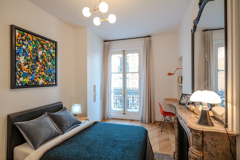 Par012 - Luxury 5 bedroom apartment in Paris 17