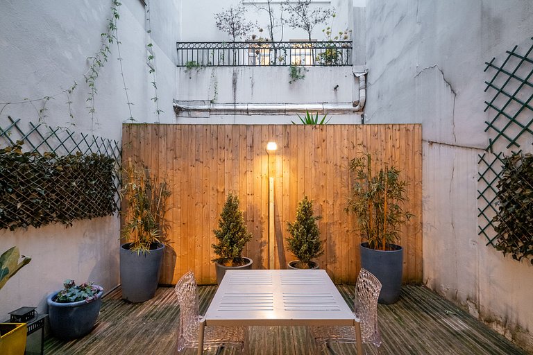 Par049 - Hidden loft in the heart of Les Halles