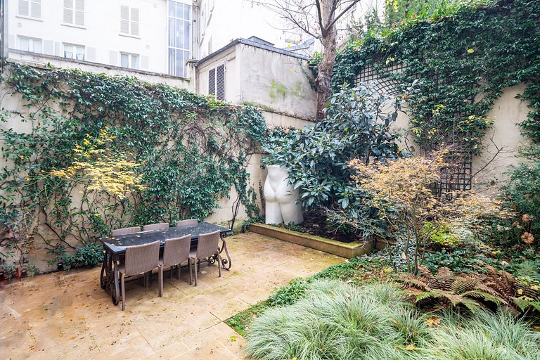 Par069 - Apartamento com jardim em Saint Germain