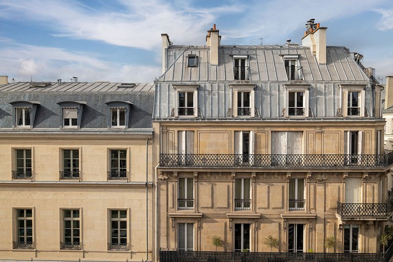 Par103 - Stunning Apartment in the Heart of Paris